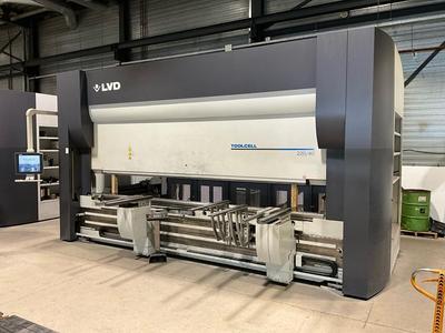 2015 LVD TC 220/40 CNC press brake